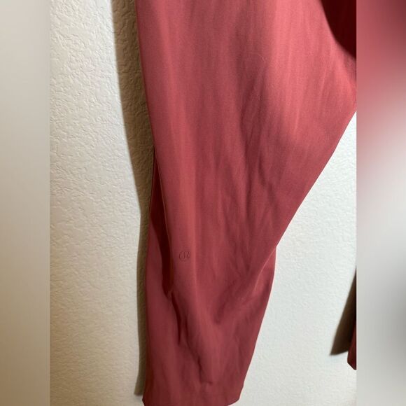 Lululemon On The Fly 7/8 Pant Chianti Size 10 Full On Luxtreme - Picture 9 of 12